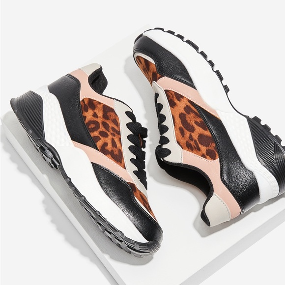 SOLD !! SOLD!! Women’s Sneakers - Picture 6 of 6